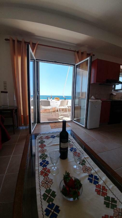 Villa Golden Ammos Sea View คาลามากิ ภายนอก รูปภาพ